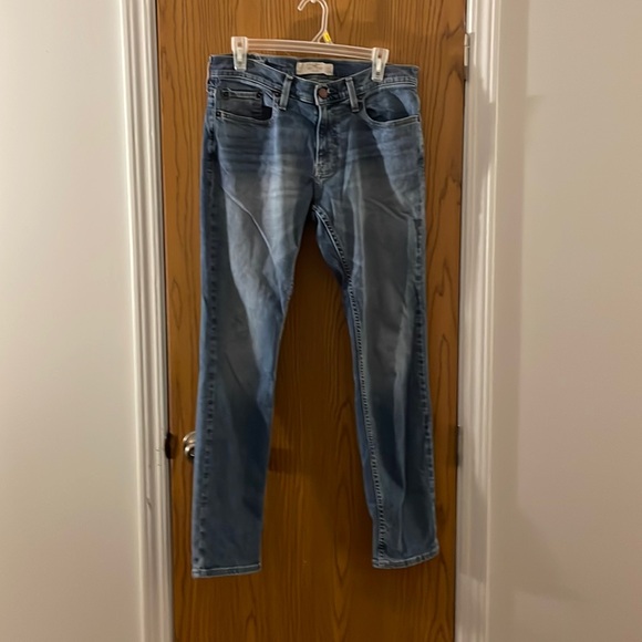 Hollister - Picture 1 of 2